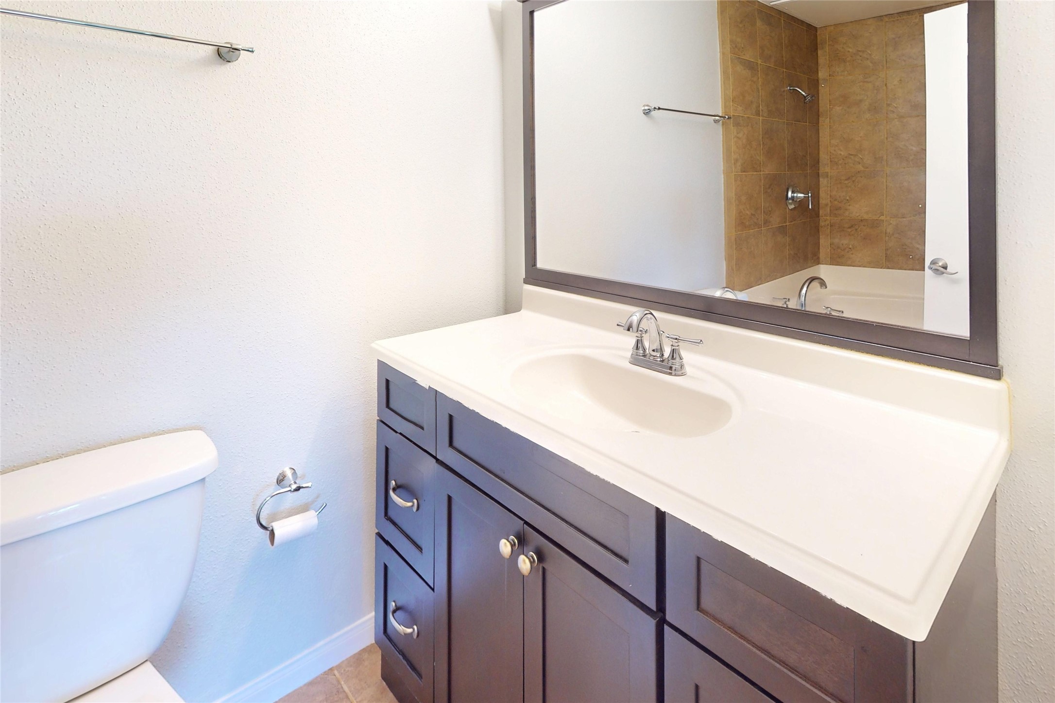 793 Davis Road, Unit 111 League City, TX 77573 - Photo 9 of 16 Secondary bath vanity.