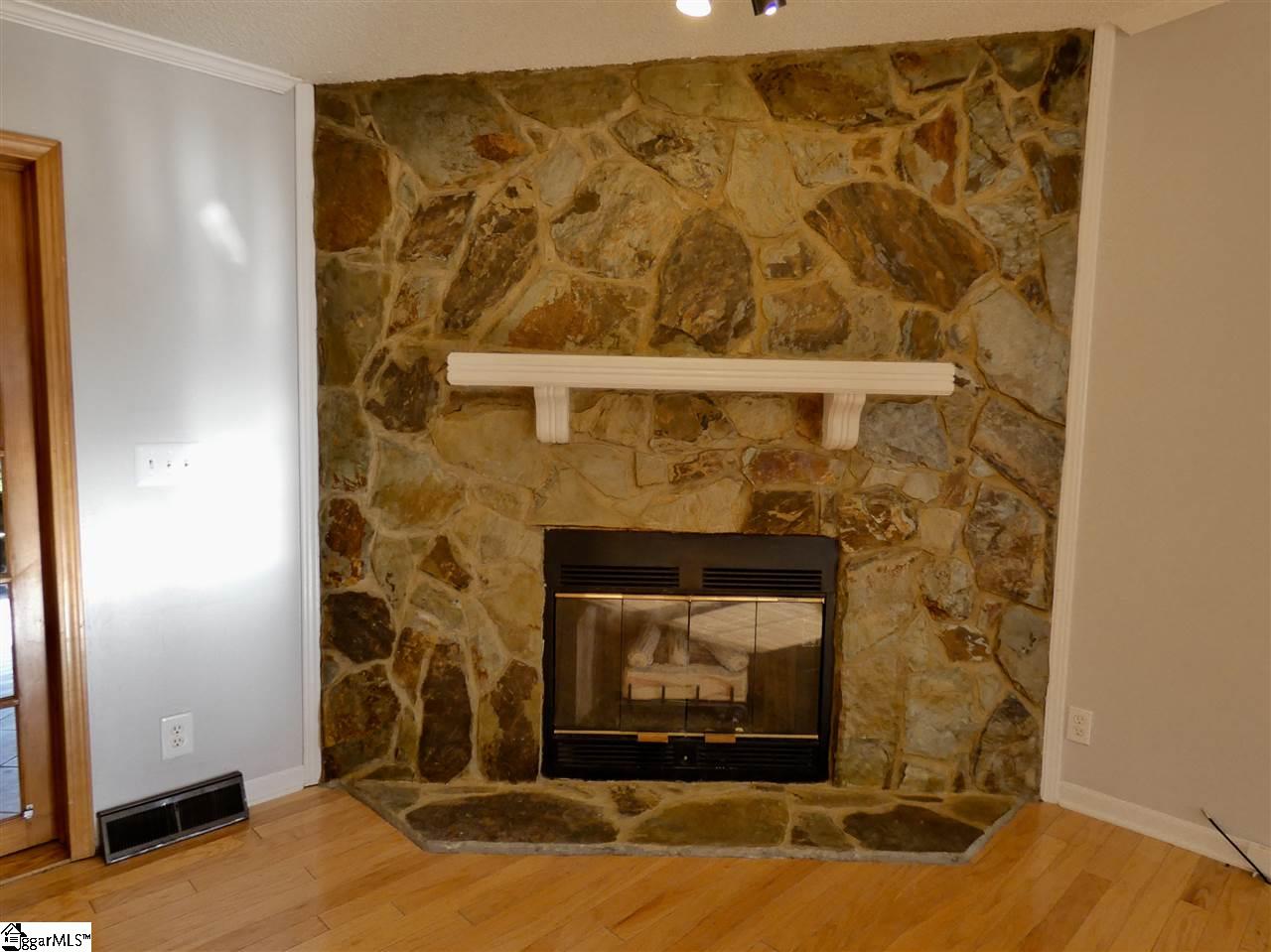3762 Berry Mill Road Greer, SC 29651 - Photo 5 of 33