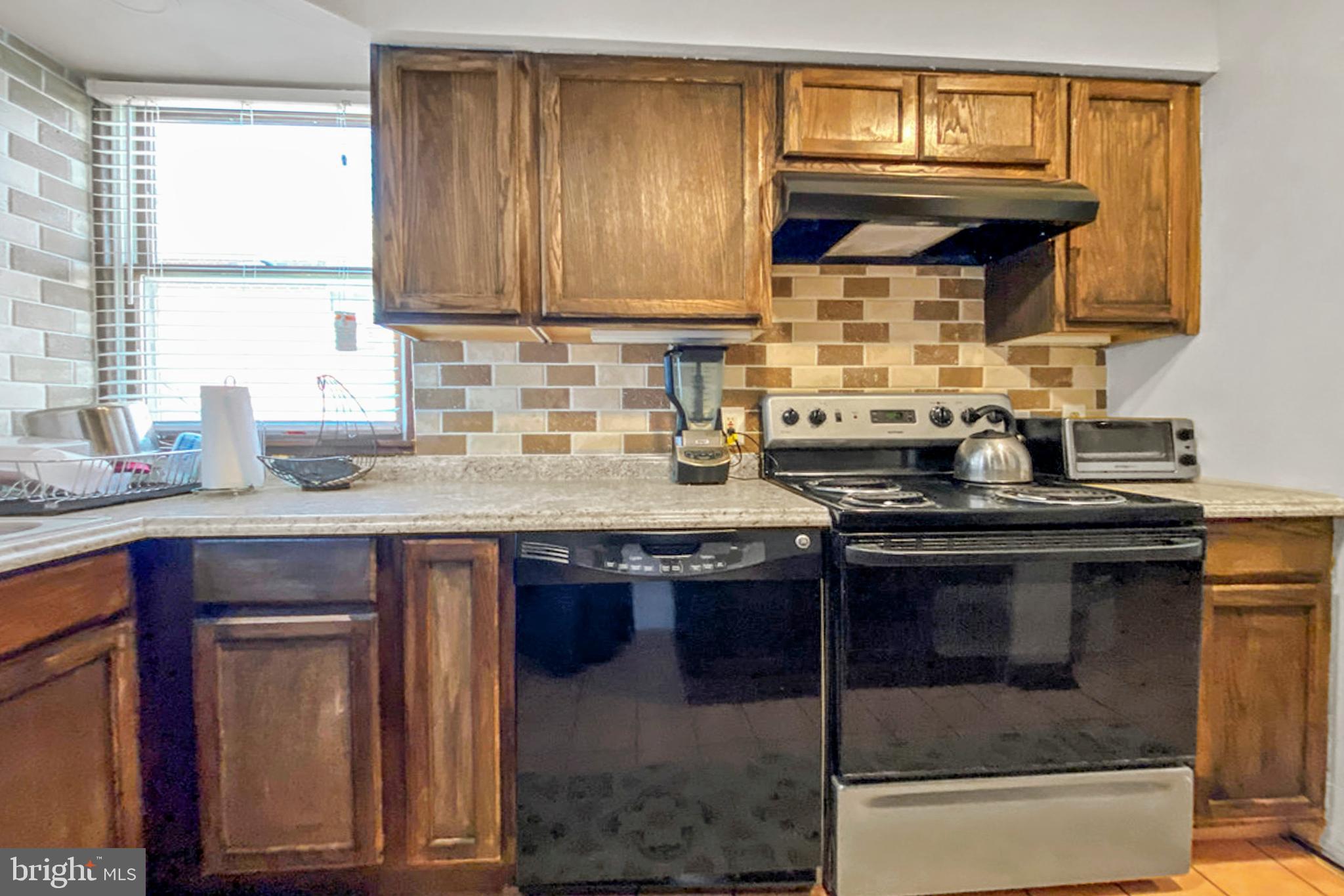 478 Rively Avenue Collingdale, PA 19023 - Photo 11 of 50 1st fl kitchen