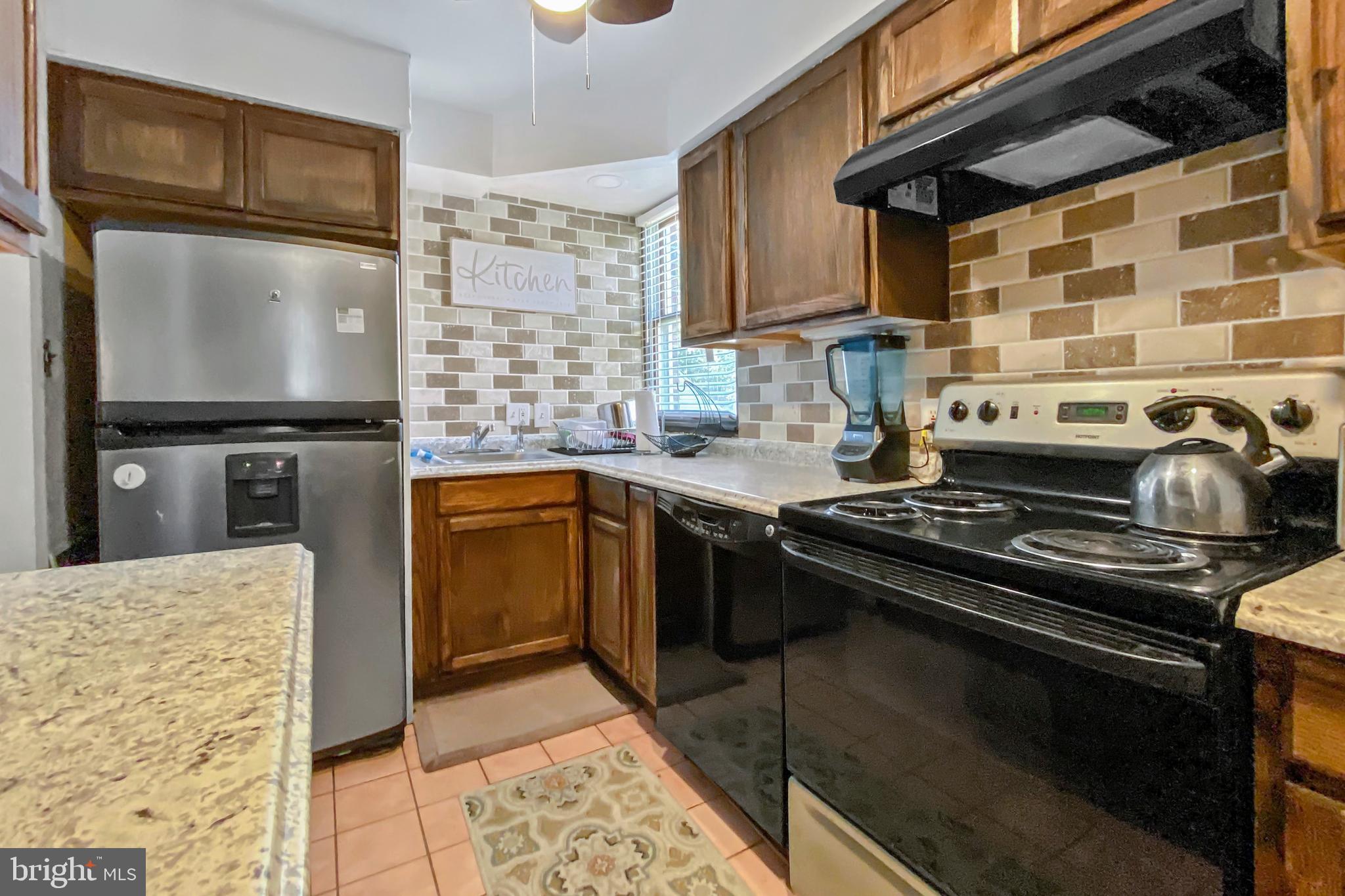478 Rively Avenue Collingdale, PA 19023 - Photo 12 of 50 1st fl kitchen
