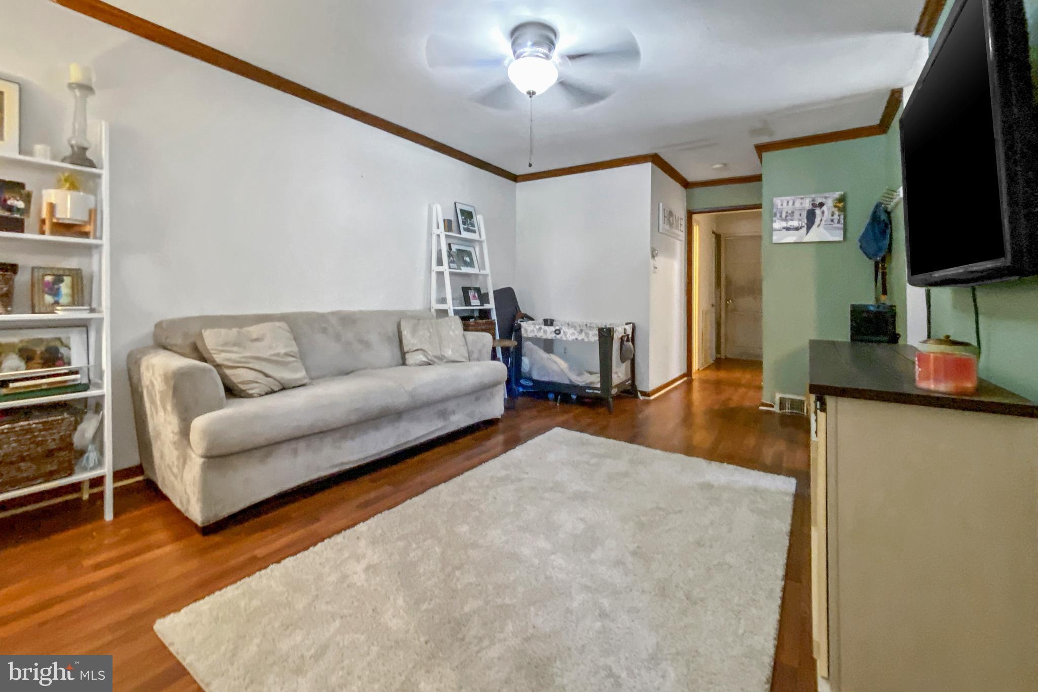 478 Rively Avenue Collingdale, PA 19023 - Photo 4 of 50 1st fl living room