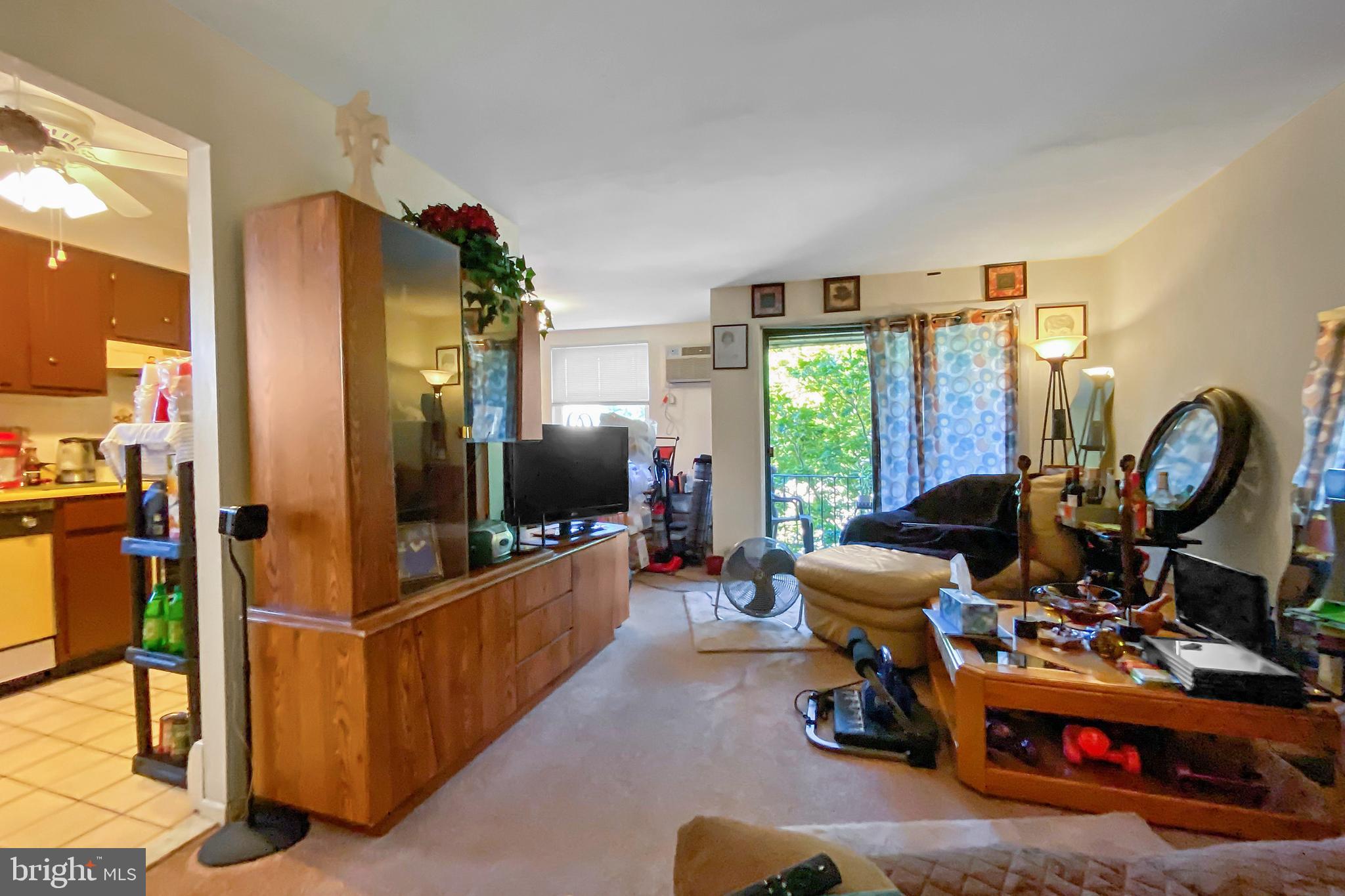 478 Rively Avenue Collingdale, PA 19023 - Photo 36 of 50 2nd fl living room