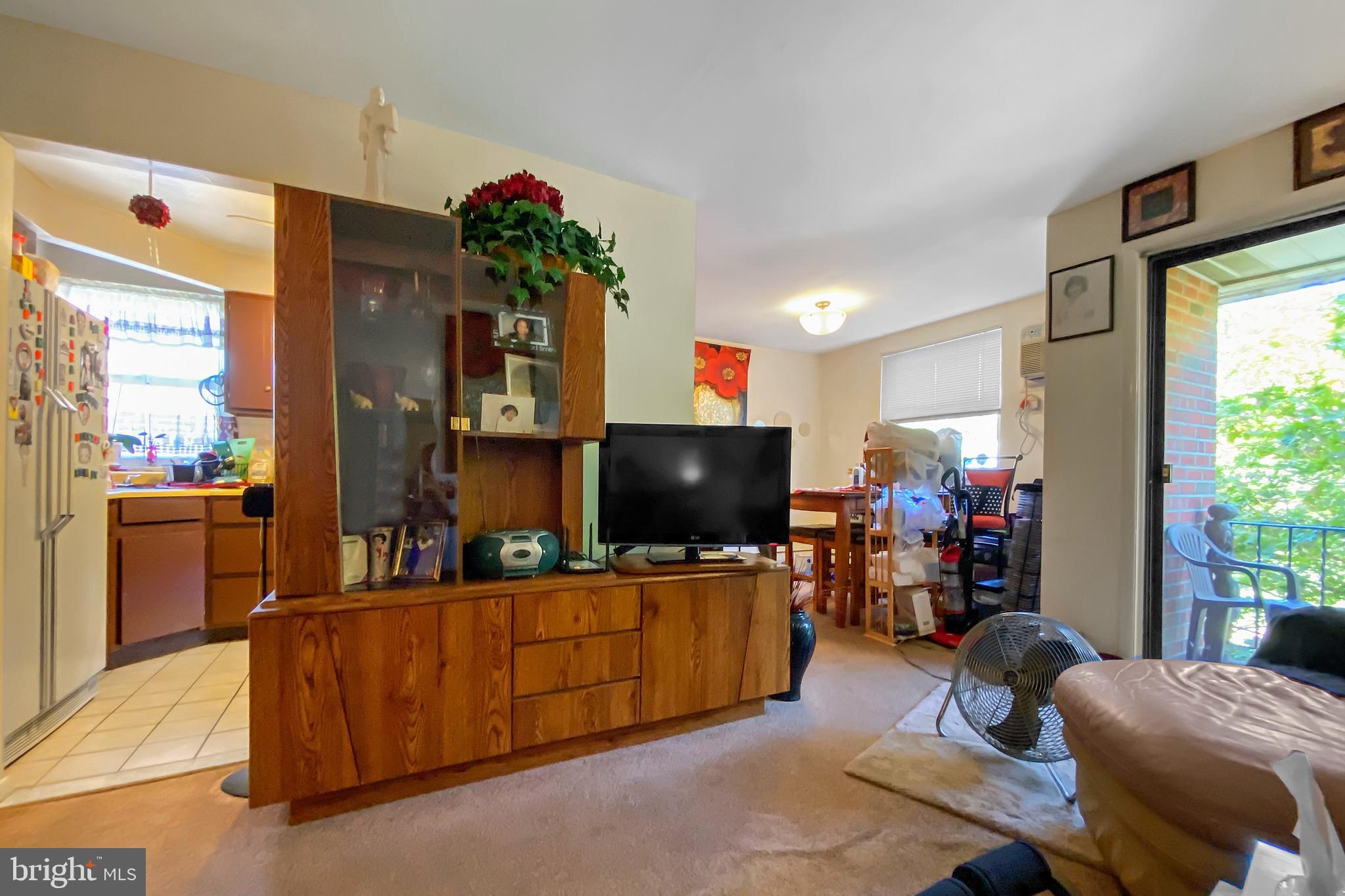 478 Rively Avenue Collingdale, PA 19023 - Photo 37 of 50 2nd fl living room