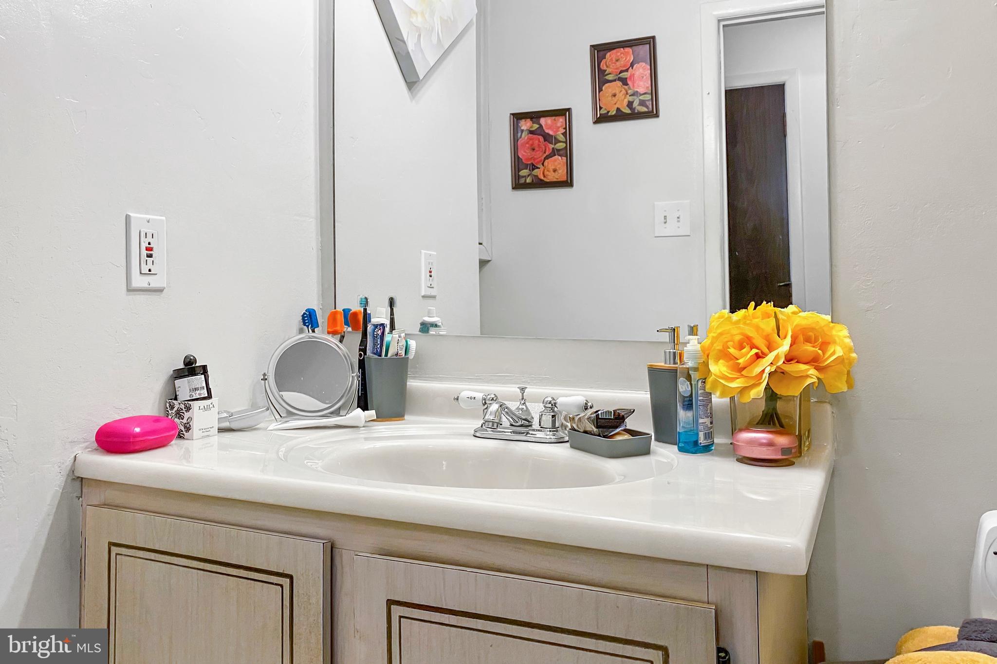 478 Rively Avenue Collingdale, PA 19023 - Photo 48 of 50 2nd fl bathroom