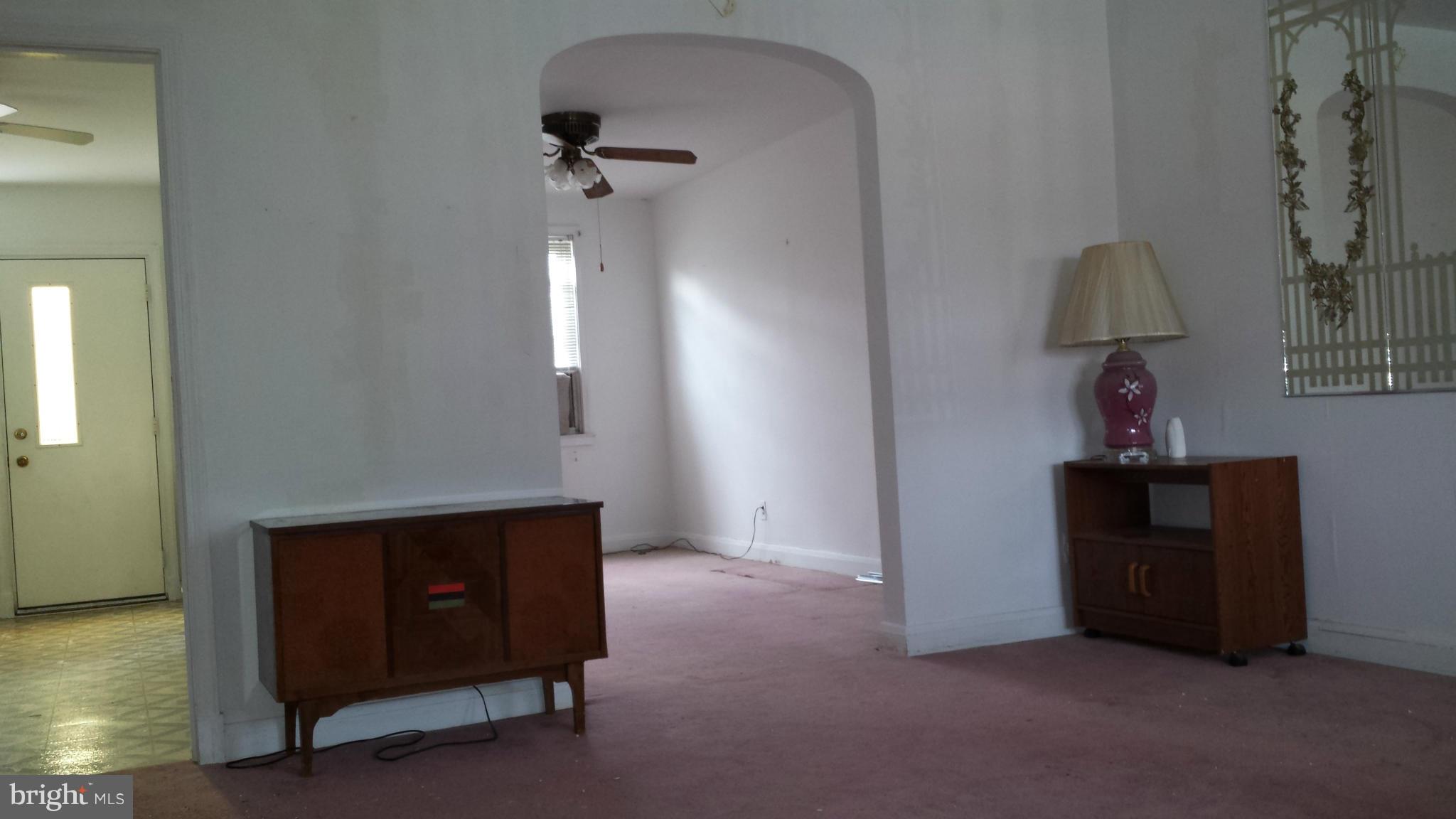 918 Wicklow Road Baltimore, MD 21229 - Photo 5 of 14 Interior (General)