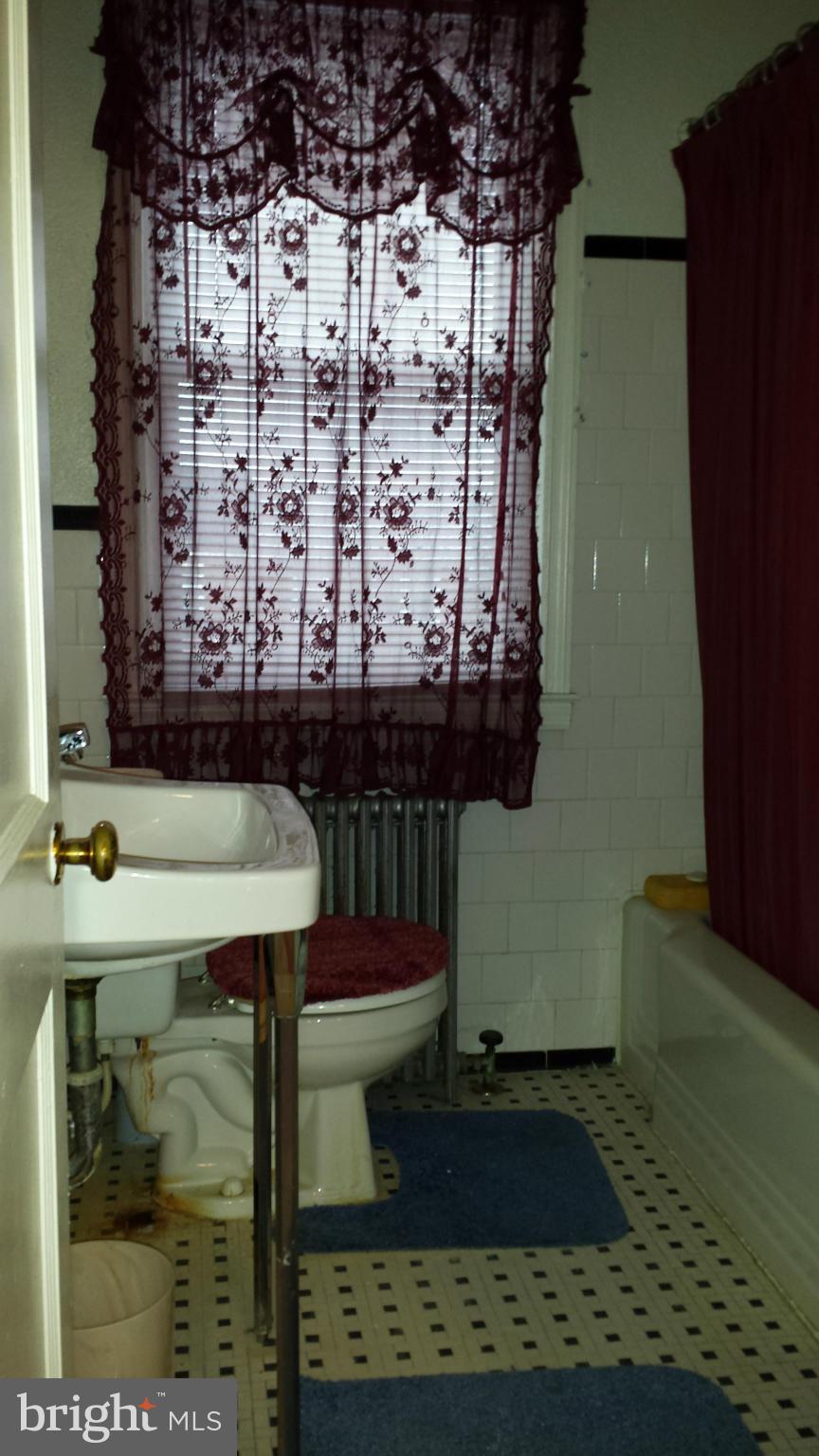 918 Wicklow Road Baltimore, MD 21229 - Photo 8 of 14 Bath (Master)