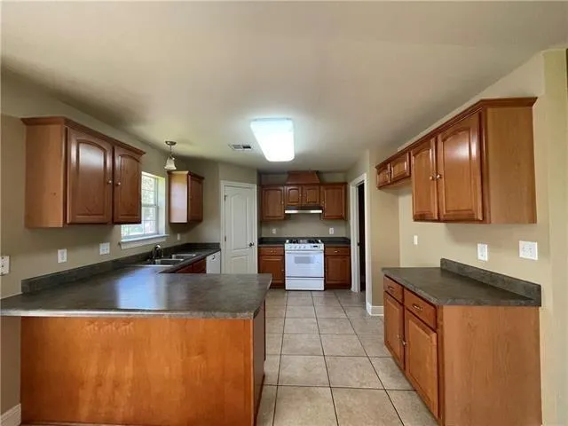 $1,950 | 131 Bayou Estates South, Des Allemands, LA 70030