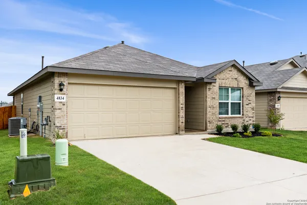 $1,950 | 4834 Paluxy Trail, San Antonio, TX 78253