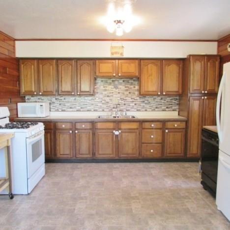 162 Johns Road Kittanning, PA 16201 - Photo 4 of 19 Gallery Image 4