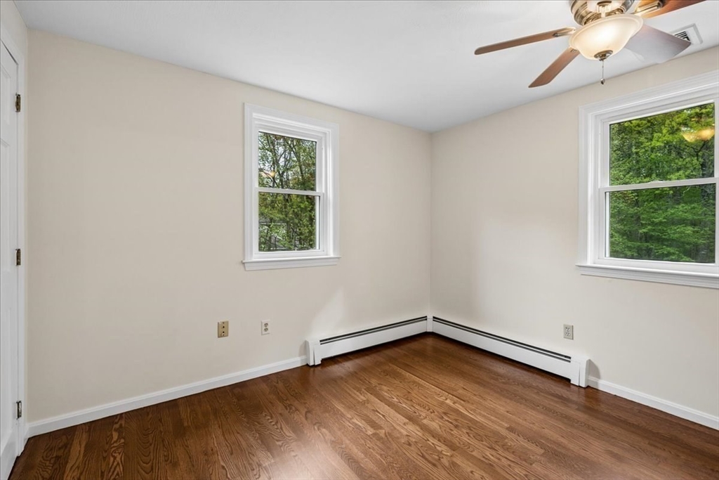 9 Robinhood Road Tyngsborough, MA 01879 - Photo 25 of 41