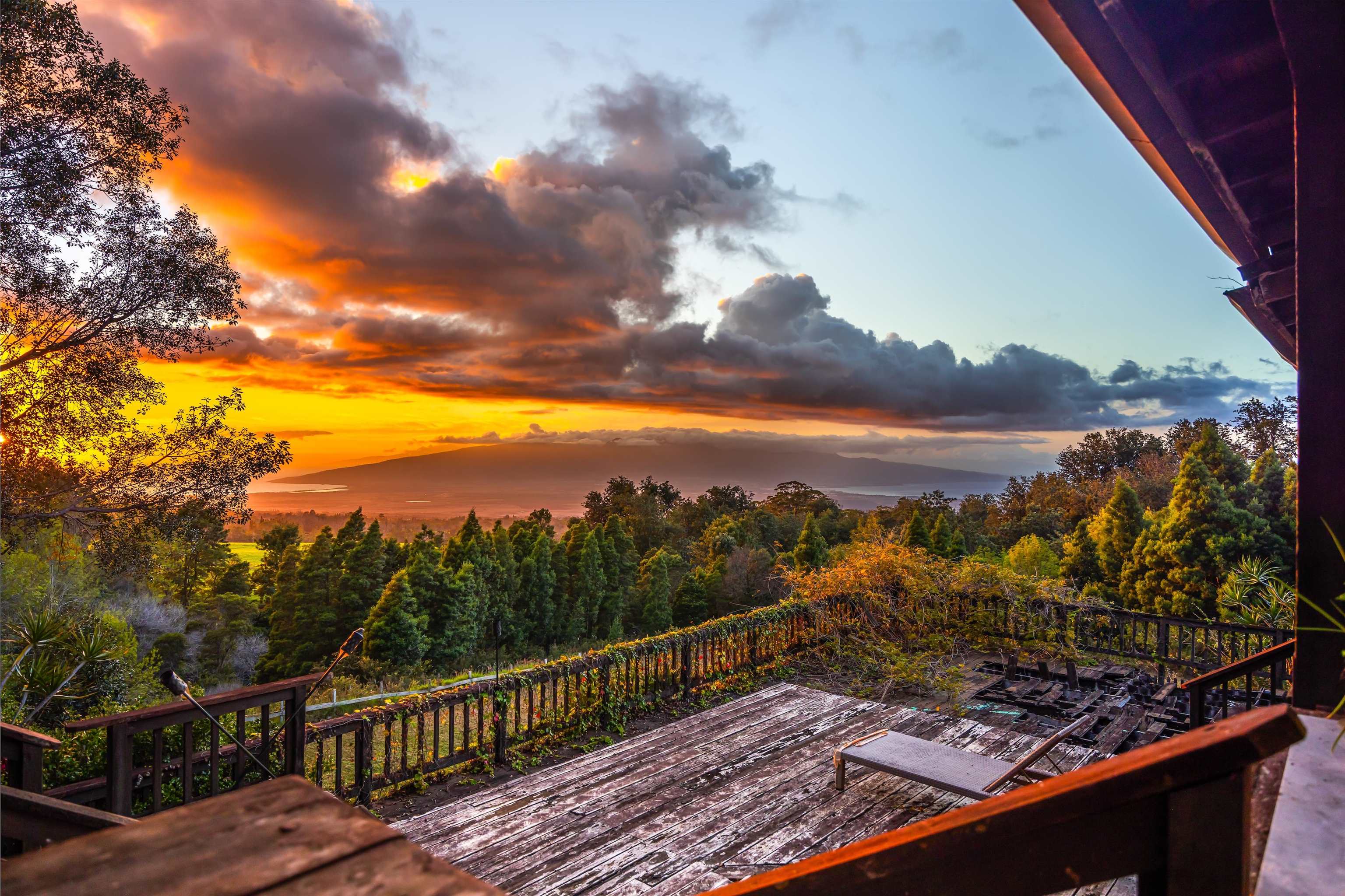 1854 Olinda Road Makawao, HI 96768 - Photo 26 of 26 a view of a city from a balcony
