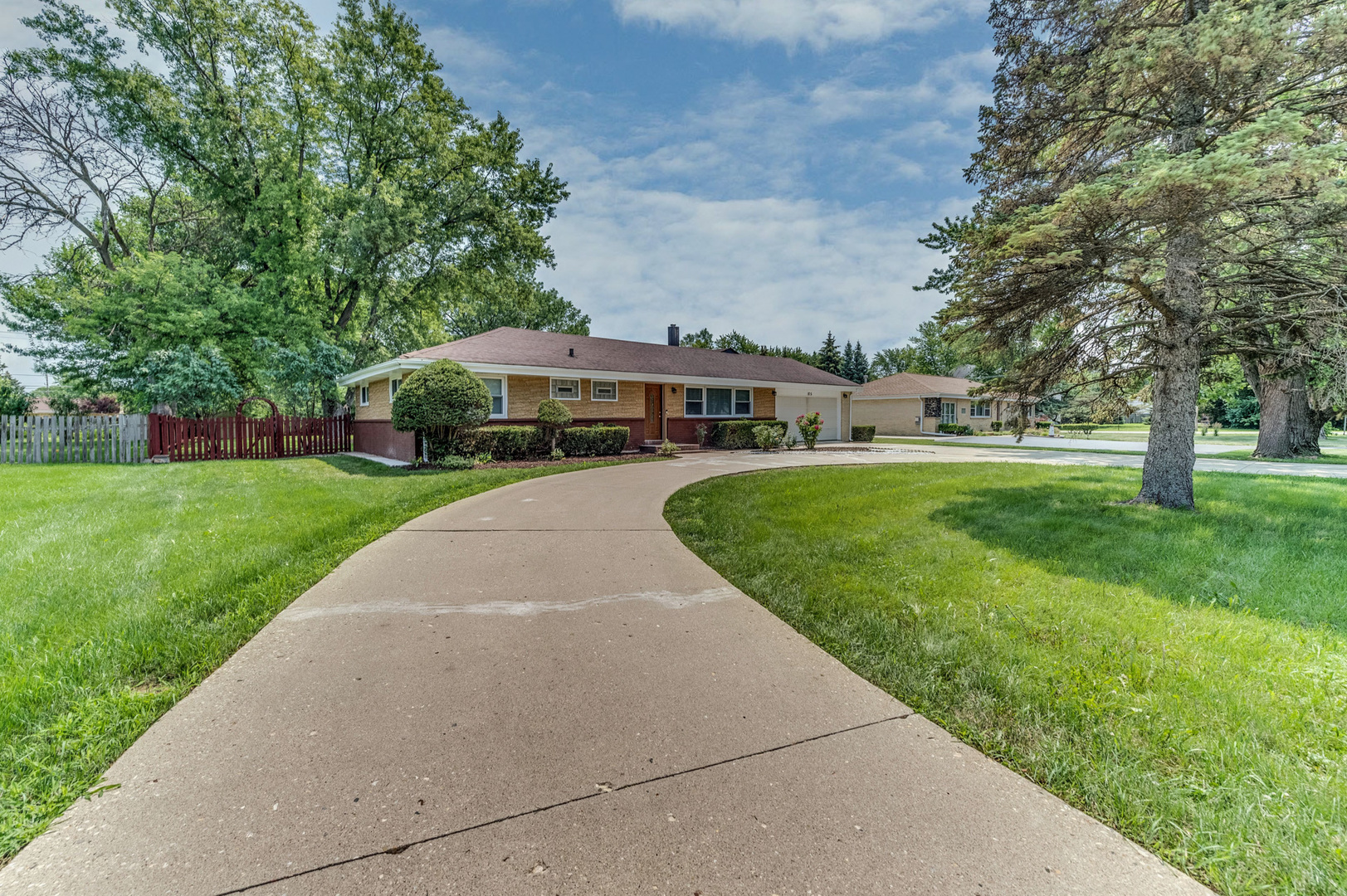 105 North Wolf Road Prospect Heights, IL 60070 - Photo 3 of 26 a view of a house with a yard
