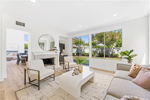 $2,600,000 | 9 Figaro, Irvine, CA 92606