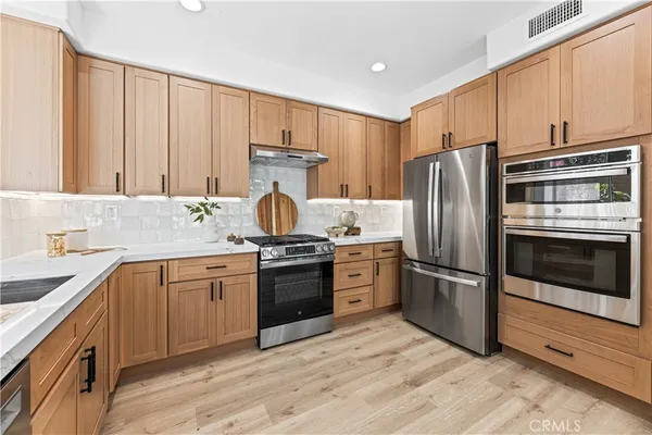 $2,600,000 | 9 Figaro, Irvine, CA 92606