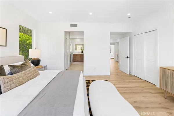 $2,600,000 | 9 Figaro, Irvine, CA 92606