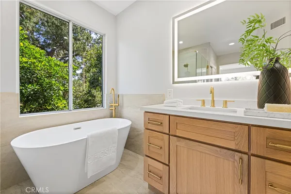 $2,600,000 | 9 Figaro, Irvine, CA 92606