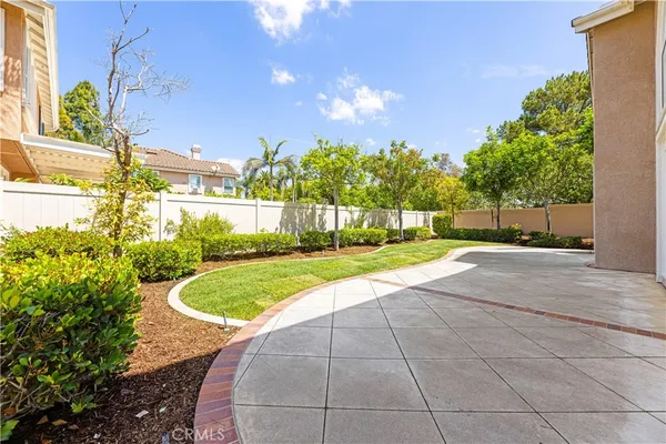 $2,600,000 | 9 Figaro, Irvine, CA 92606