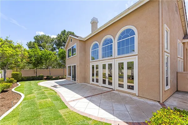 $2,600,000 | 9 Figaro, Irvine, CA 92606