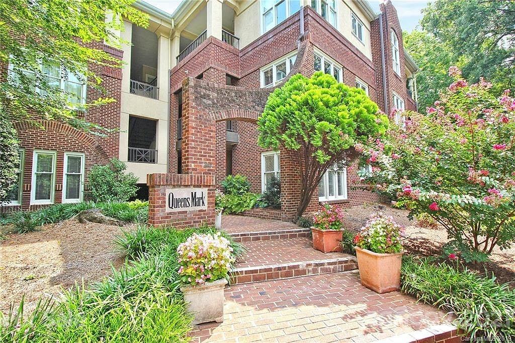 325 Queens Road, Unit 19 Charlotte, NC 28204 - Photo 1 of 15