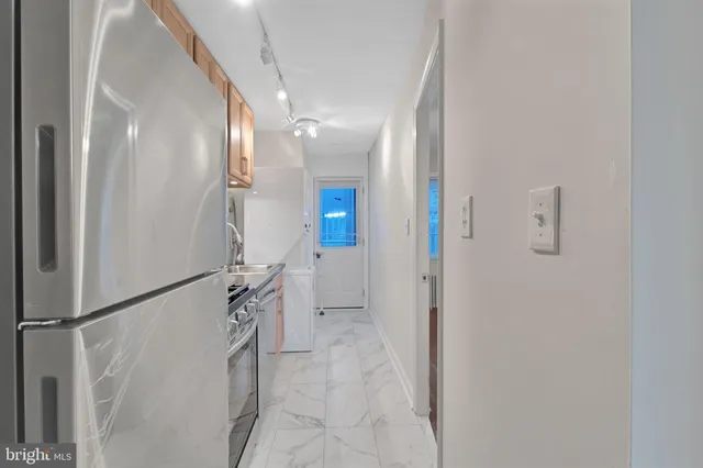 $2,100 | 88 Q Street Southwest, Unit 2, Washington, DC 20024