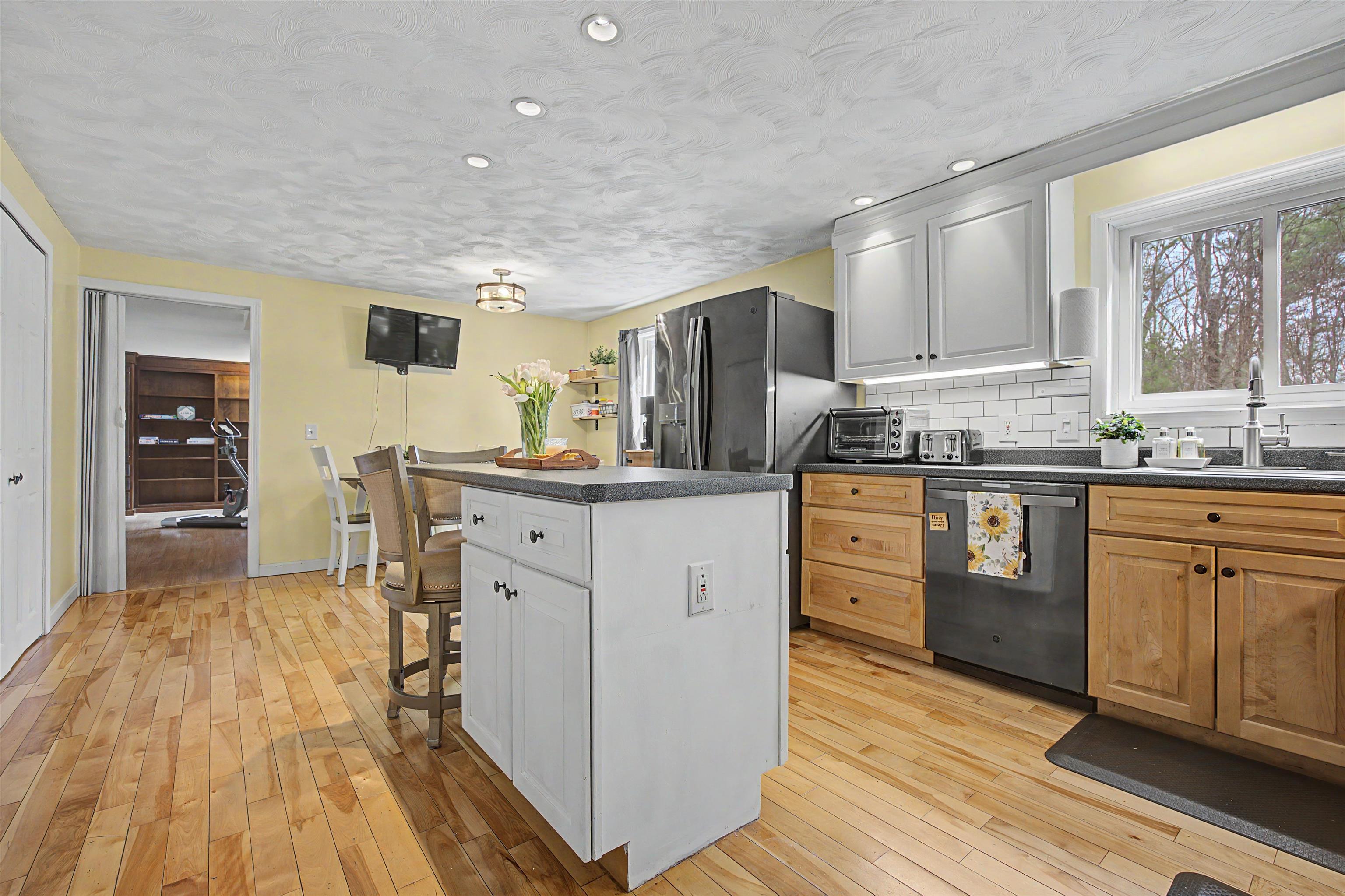 37 McGettigan Road Milford, NH 03055 - Photo 8 of 55