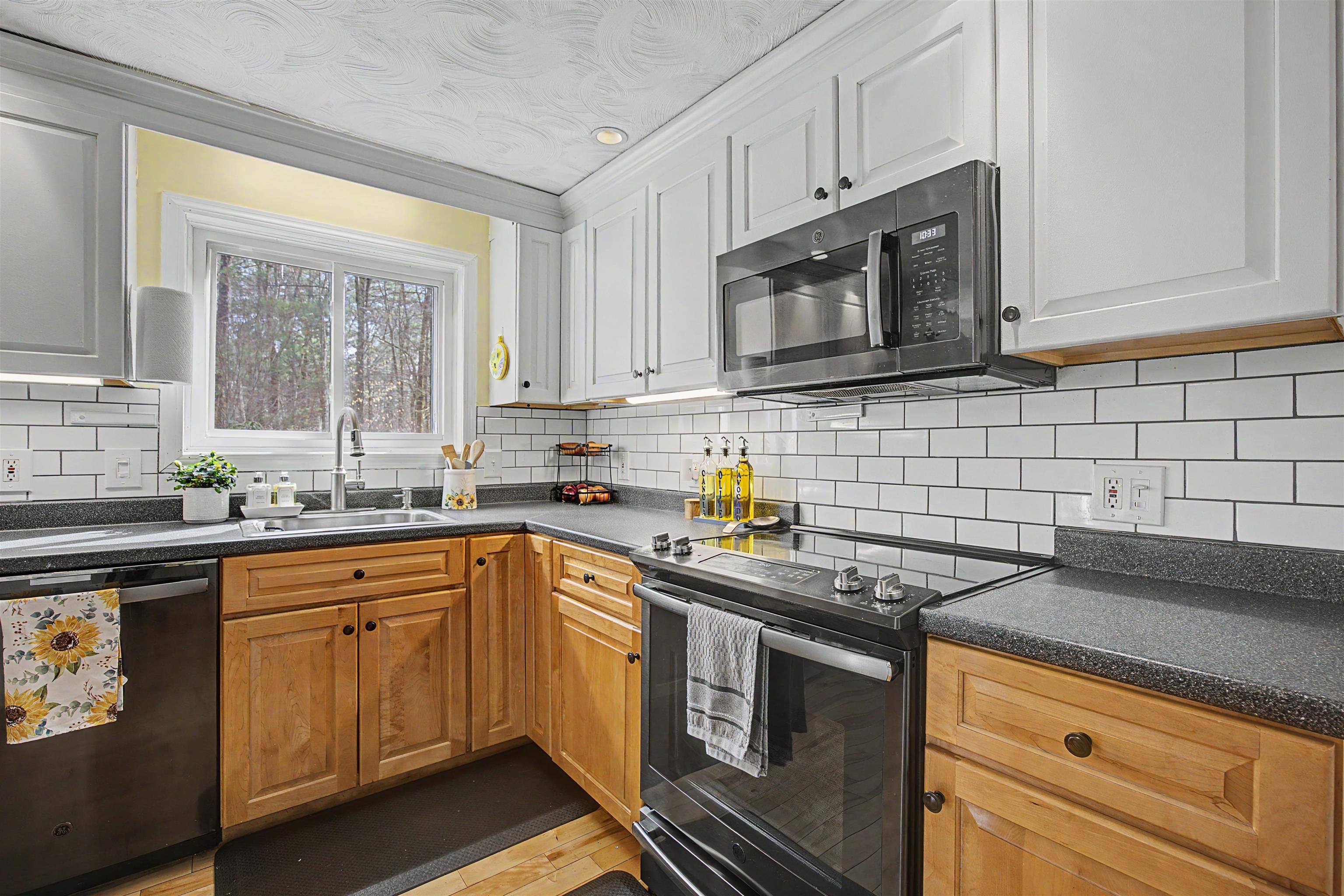 37 McGettigan Road Milford, NH 03055 - Photo 9 of 55