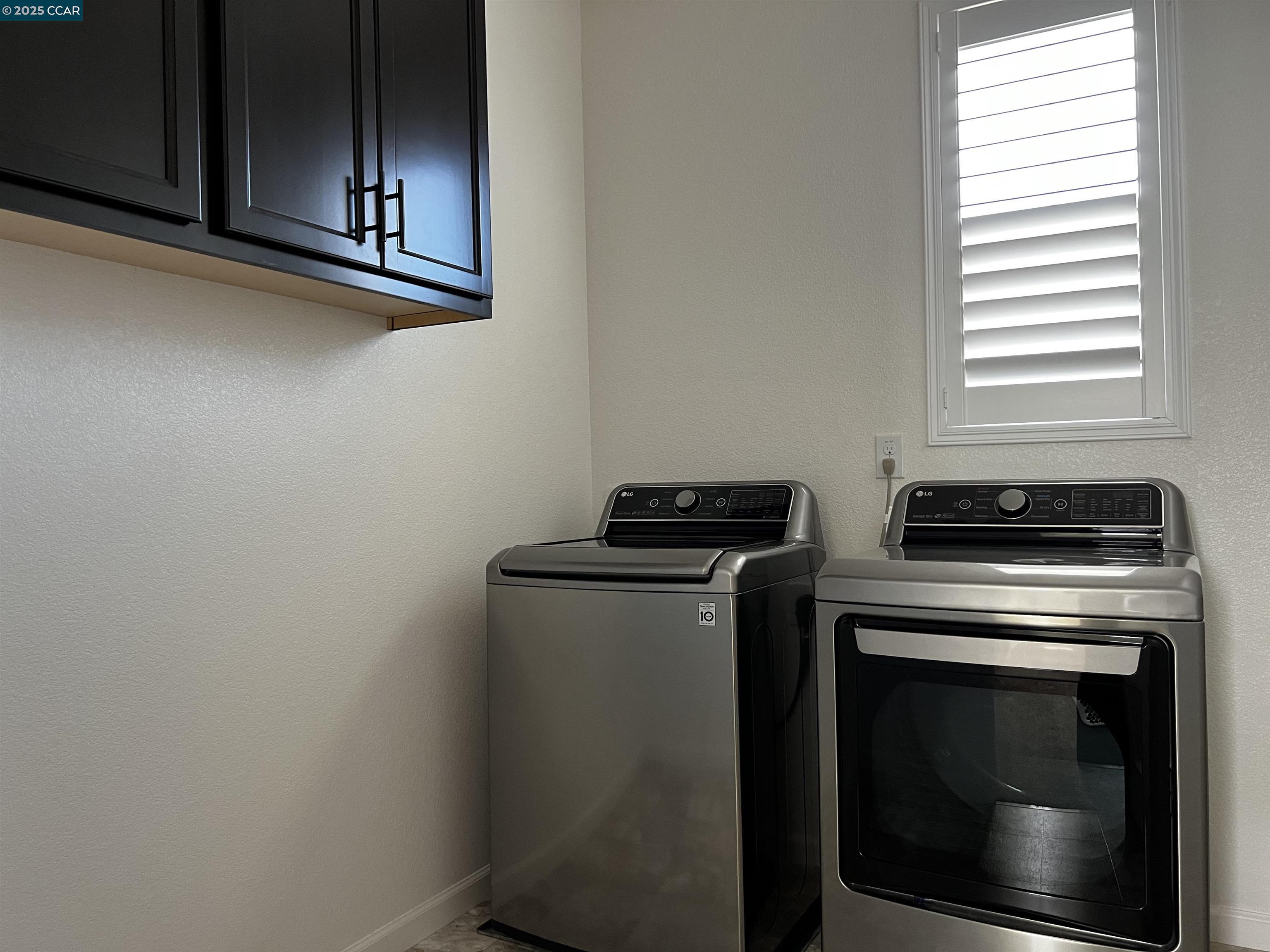 742 Iris Drive Vacaville, CA 95687 - Photo 14 of 23 a view of washer and dryer