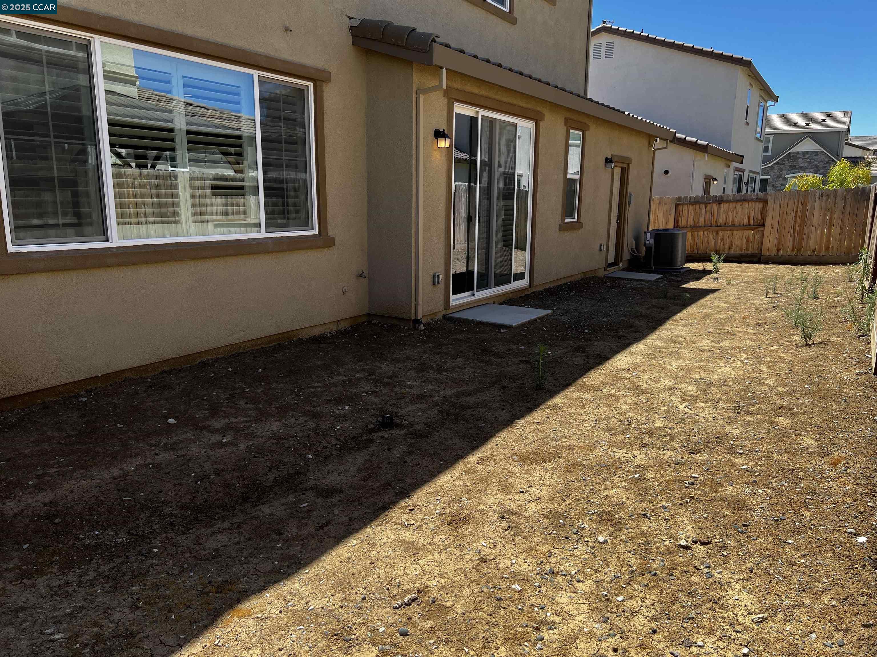 742 Iris Drive Vacaville, CA 95687 - Photo 22 of 23 a view of a back yard of the house