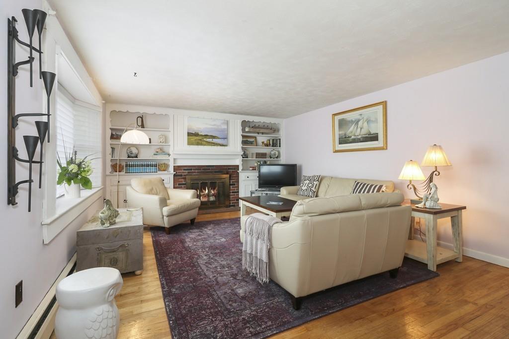 218 Davisville Road Falmouth, MA 02536 - Photo 5 of 30 Gallery Image 5