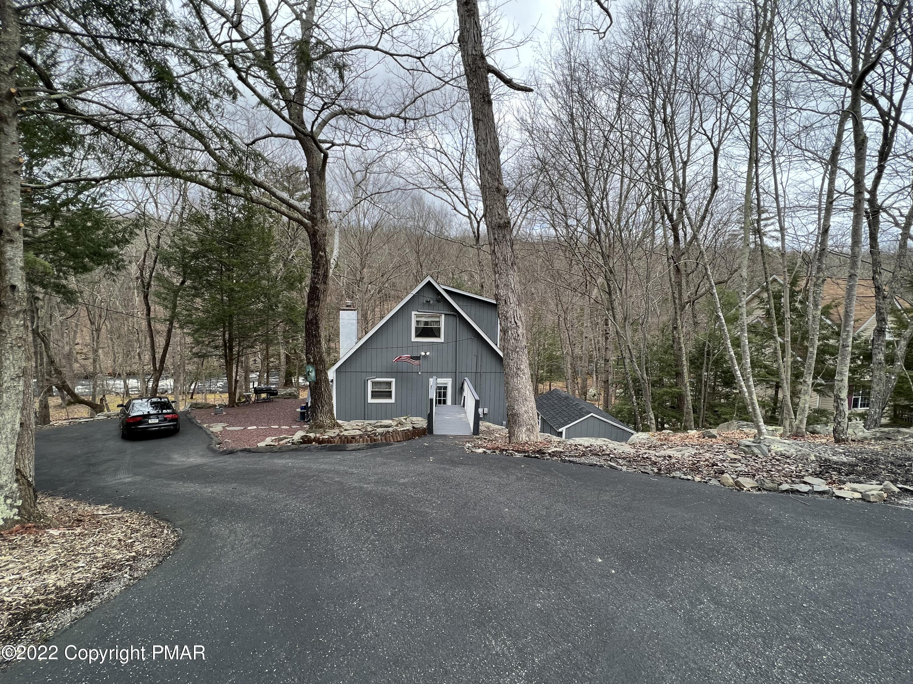 297 Canterbury Road Bushkill, PA 18324 - Photo 3 of 29 IMG_5309
