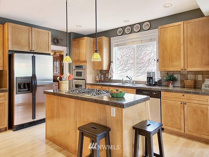 760 Maple Street Edmonds, WA 98020 - Photo 6 of 15 Gallery Image 6
