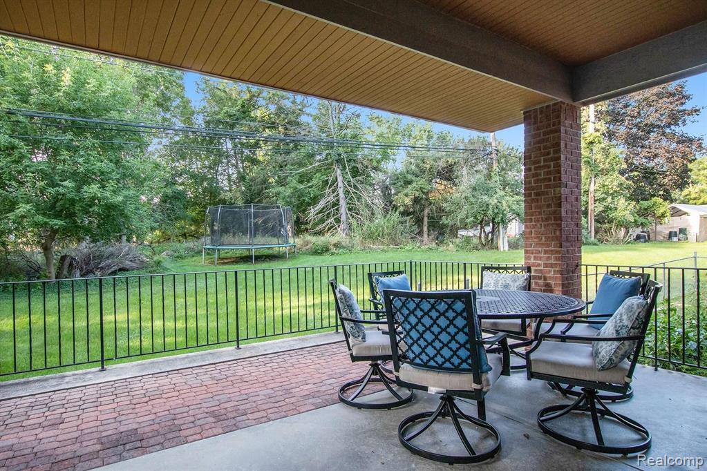 90 Shagbark Drive Rochester Hills, MI 48309 - Photo 10 of 41