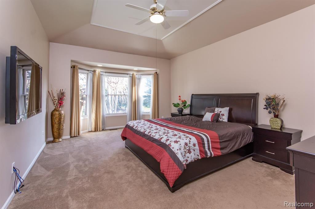 2074 Mapleridge Road Rochester Hills, MI 48309 - Photo 18 of 48