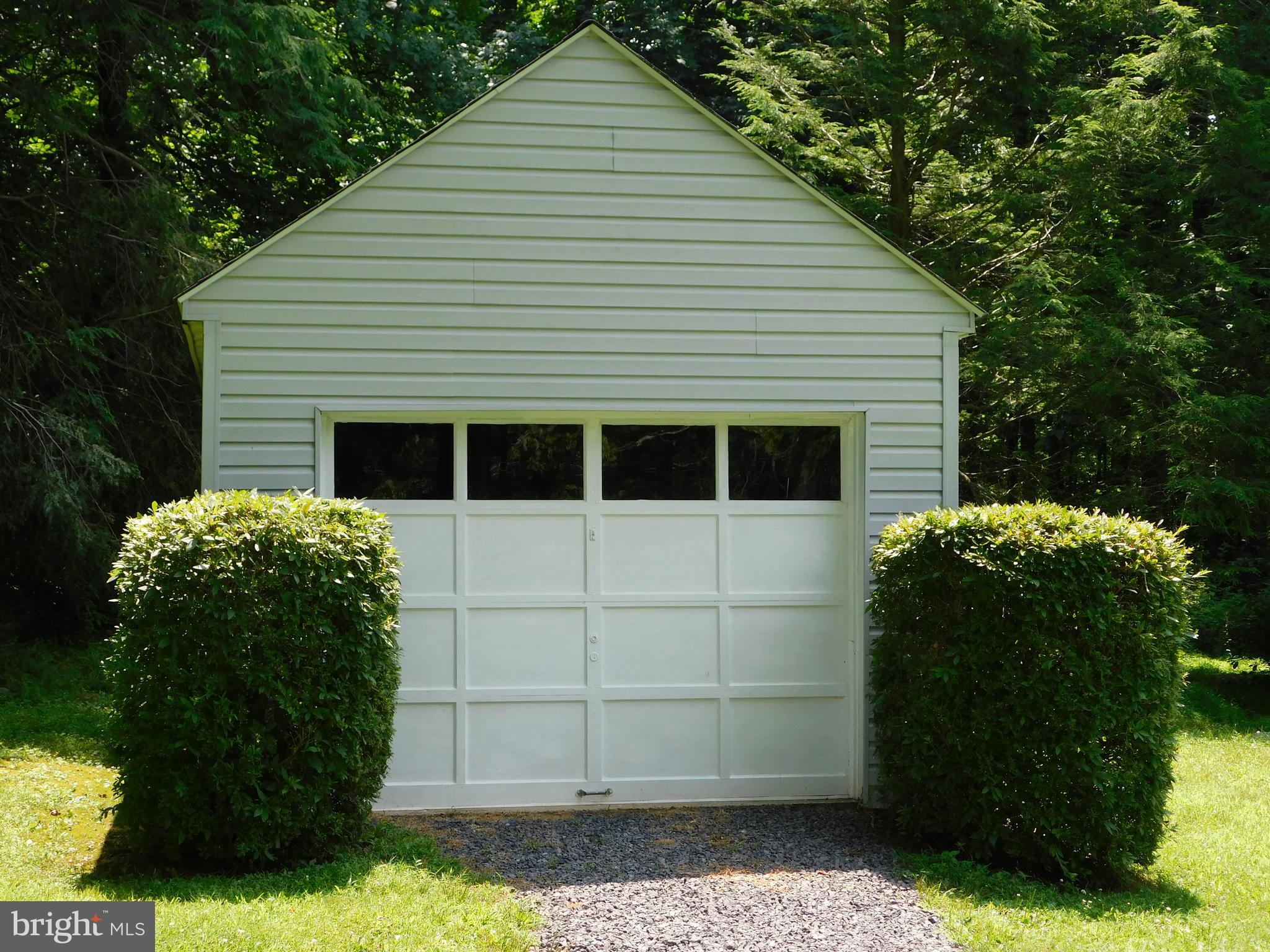 2468 Schaffer Road Pottstown, PA 19464 - Photo 4 of 34 Gallery Image 4