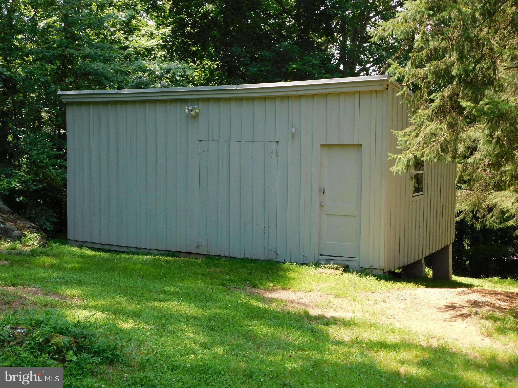 2468 Schaffer Road Pottstown, PA 19464 - Photo 5 of 34 Gallery Image 5