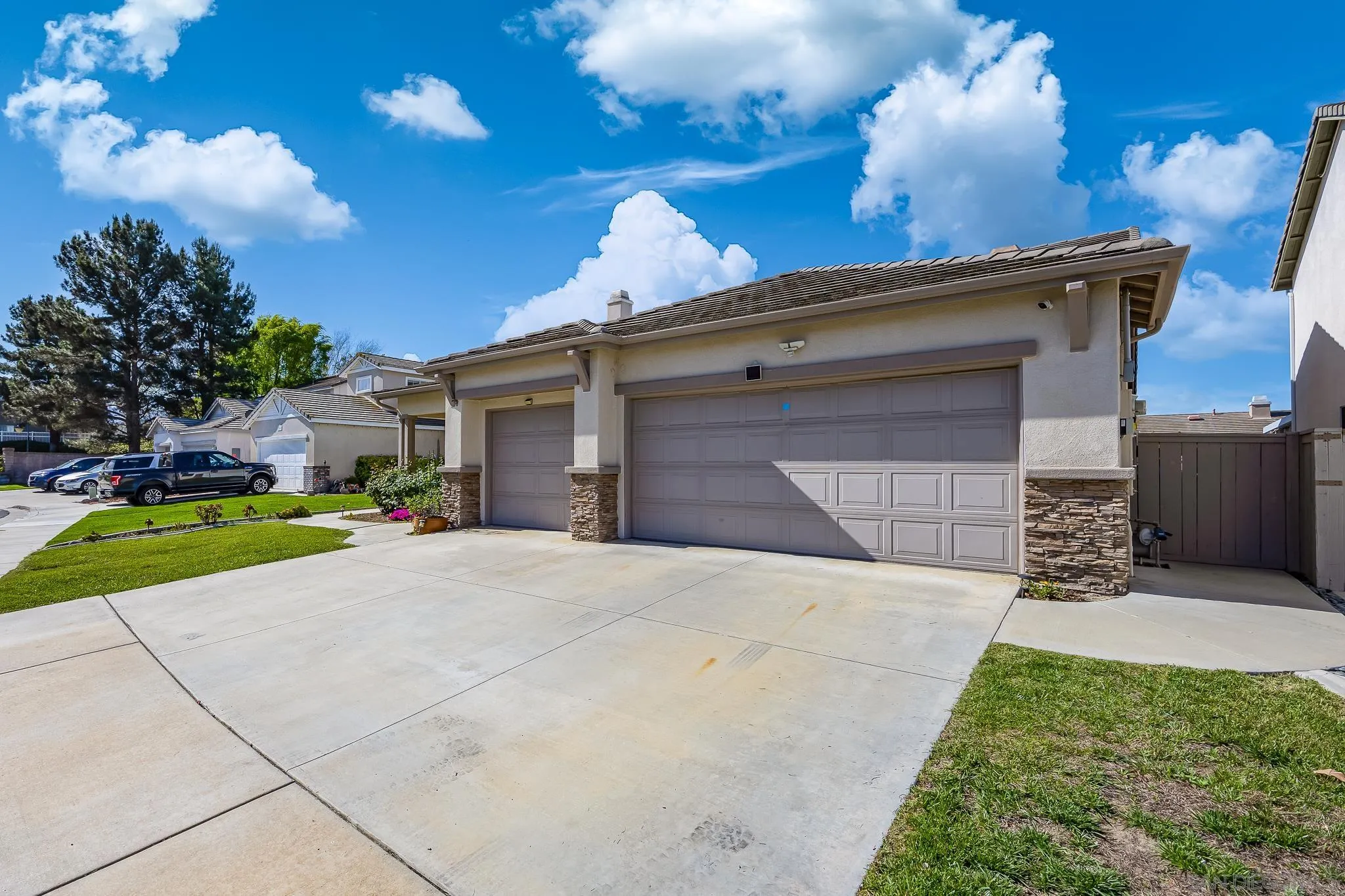 43459 Brewster Court Temecula, CA 92592 - Photo 24 of 34 a house with yard and a outdoor space