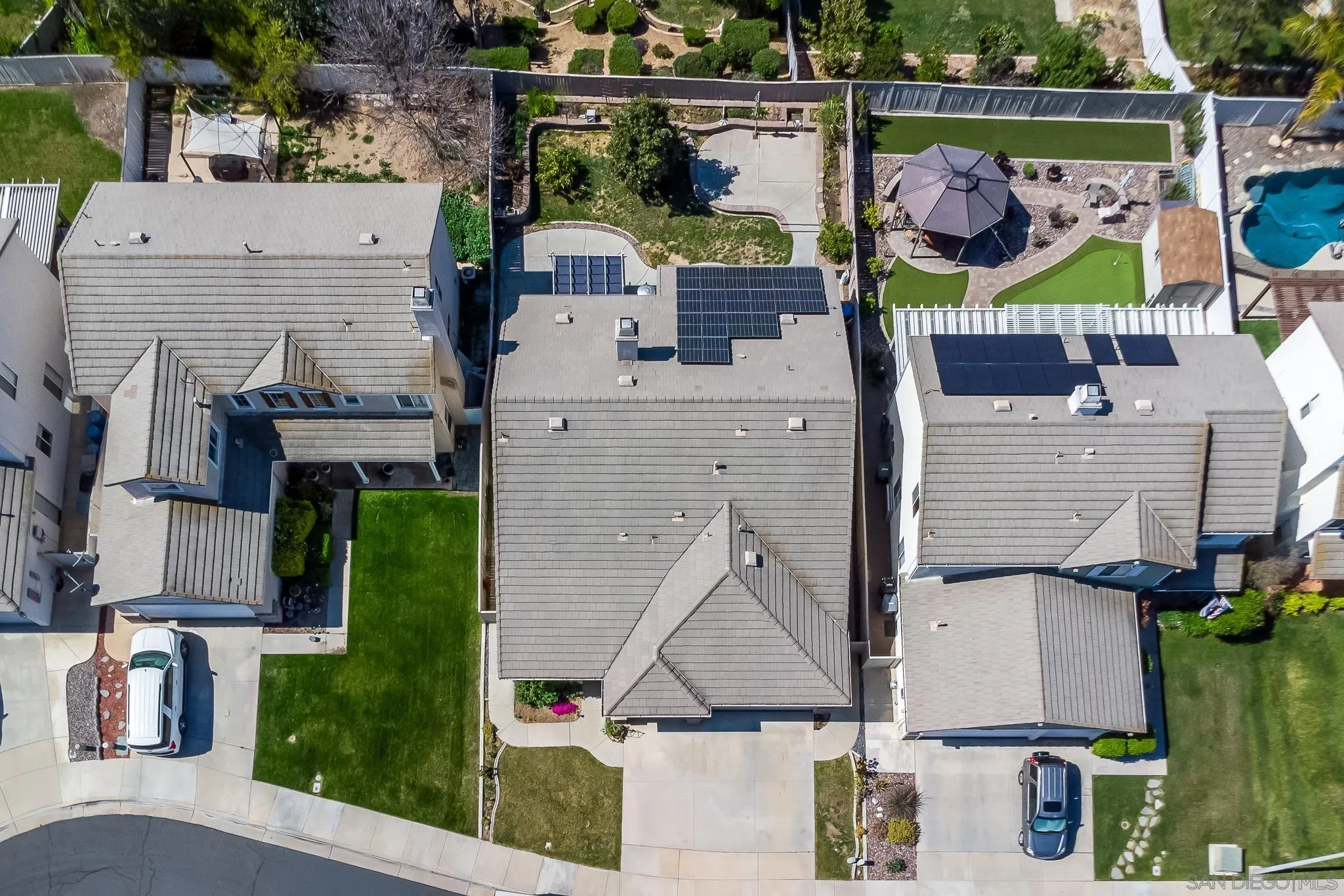 43459 Brewster Court Temecula, CA 92592 - Photo 33 of 34 an aerial view of houses with outdoor space