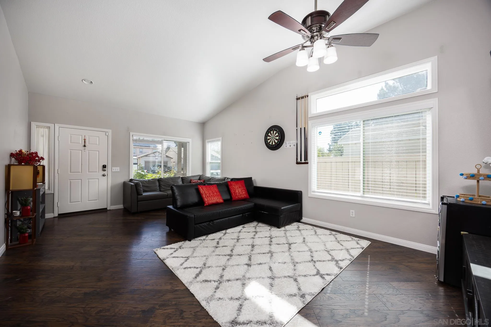 43459 Brewster Court Temecula, CA 92592 - Photo 4 of 34 a living room with furniture and a window