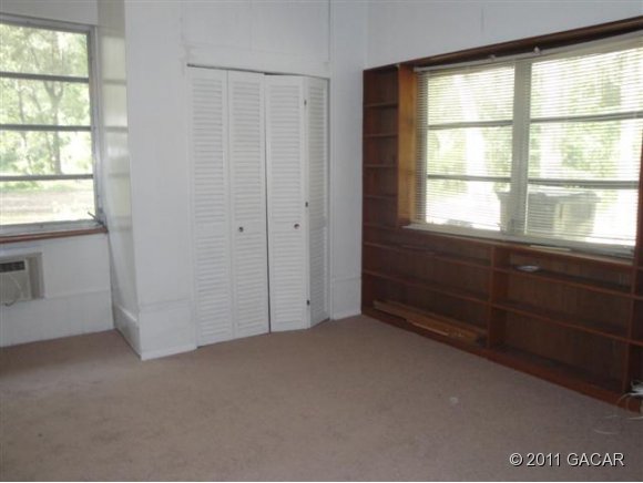 3705 Southwest 5th Place Gainesville, FL 32607 - Photo 11 of 24
