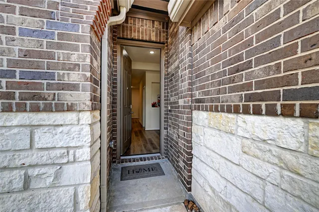 view of livingroom with furniture and wooden floor