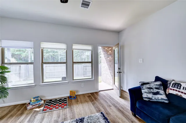 $2,600 | 865 Spruce Pine Drive, Conroe, TX 77318