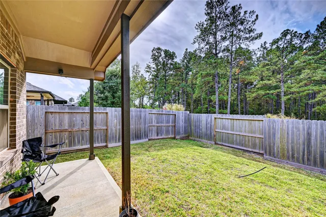 $2,600 | 865 Spruce Pine Drive, Conroe, TX 77318