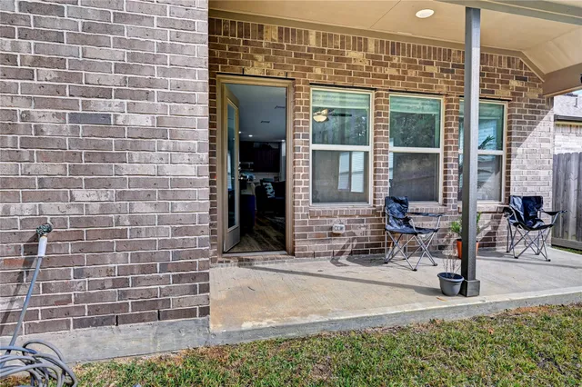 $2,600 | 865 Spruce Pine Drive, Conroe, TX 77318