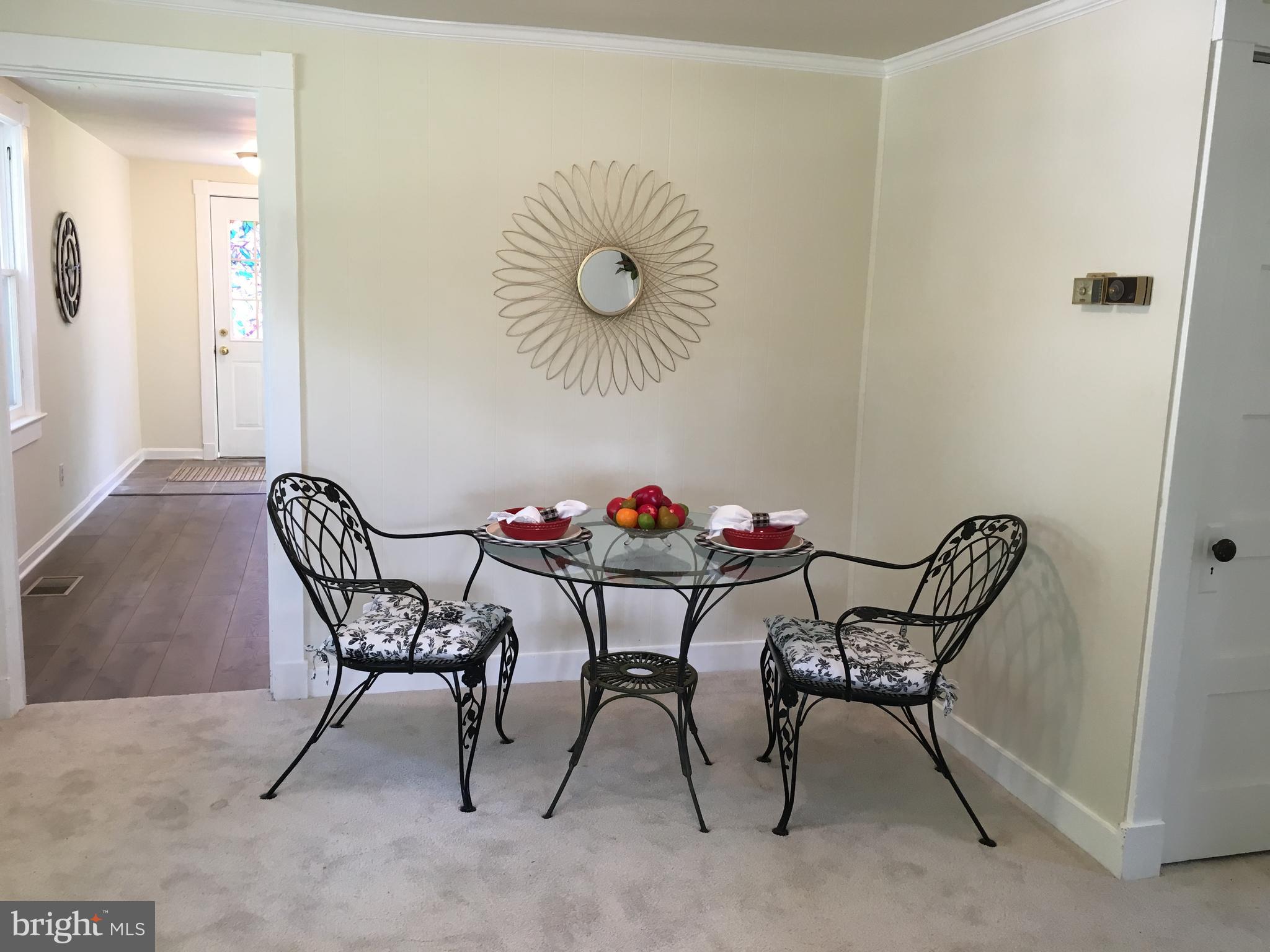 20625 Whites Ferry Road Poolesville, MD 20837 - Photo 11 of 38 Separate Dining Room