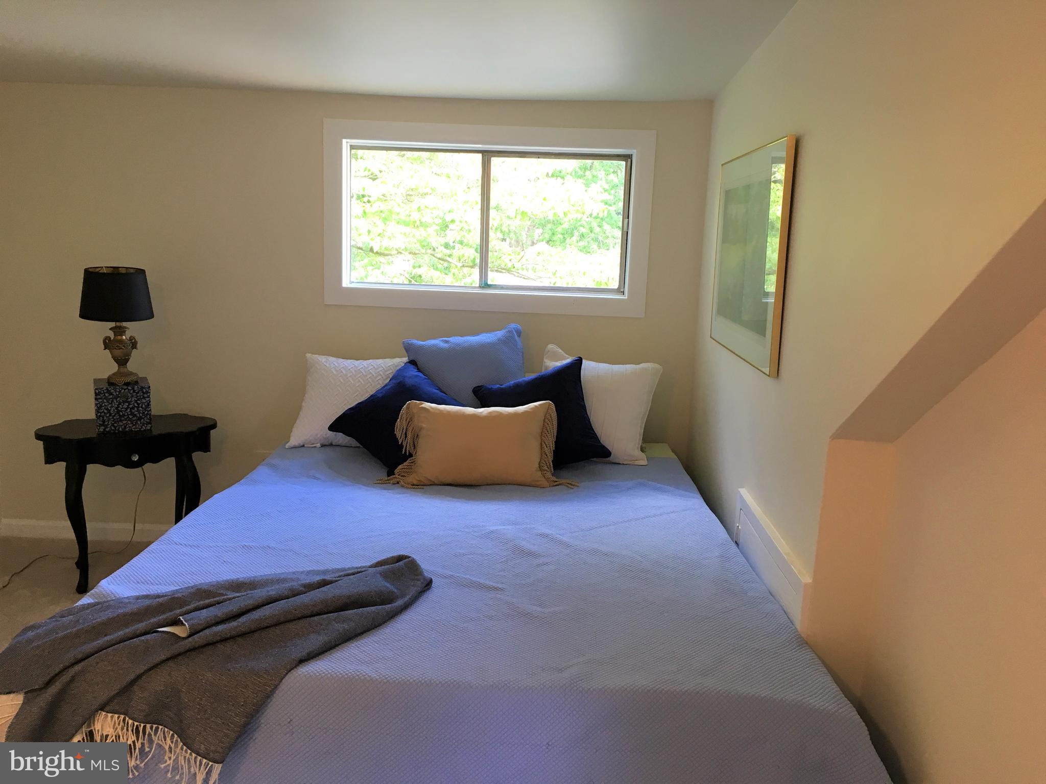 20625 Whites Ferry Road Poolesville, MD 20837 - Photo 17 of 38 Bedroom 2 upper level