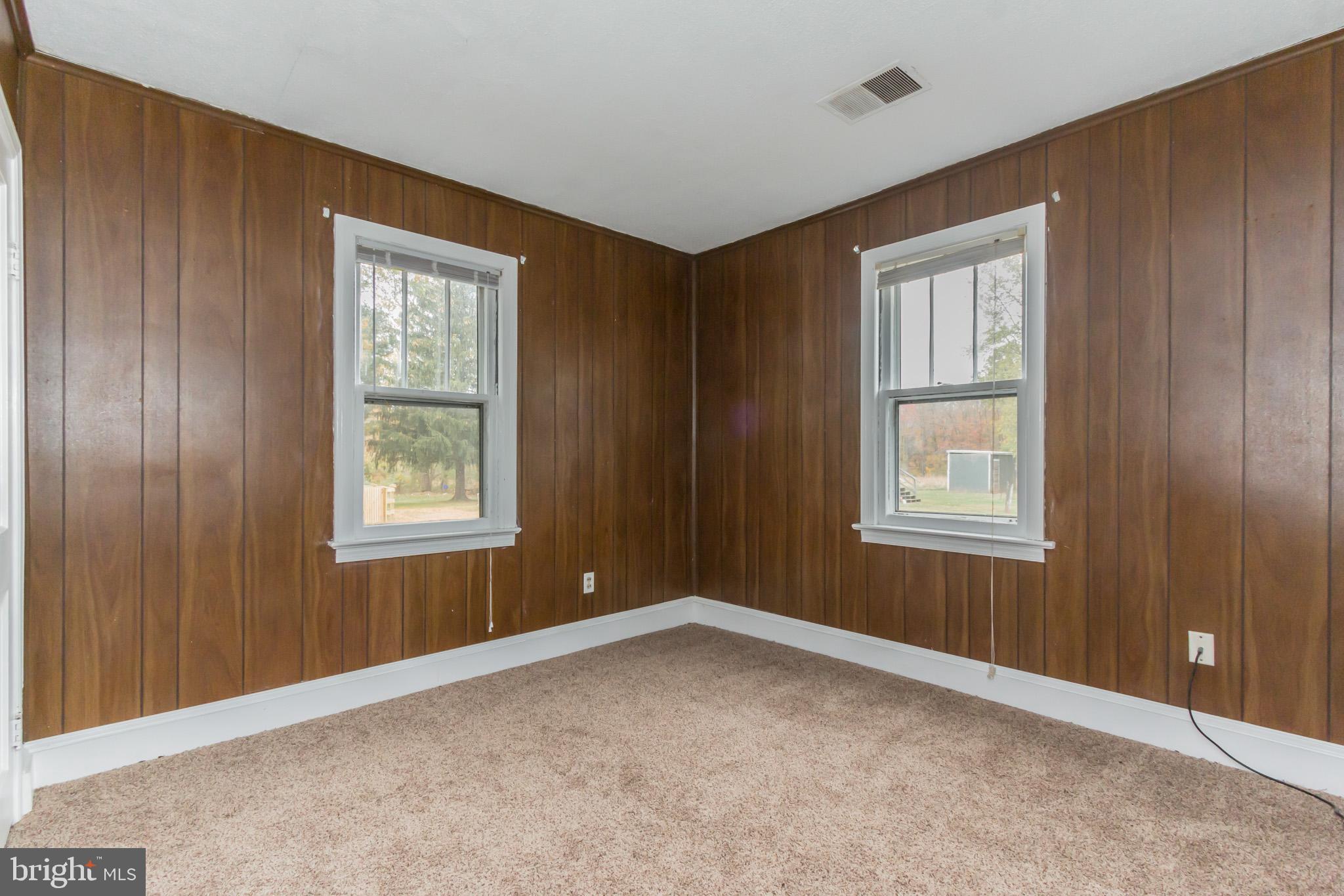 20625 Whites Ferry Road Poolesville, MD 20837 - Photo 33 of 38 Bedroom 2
