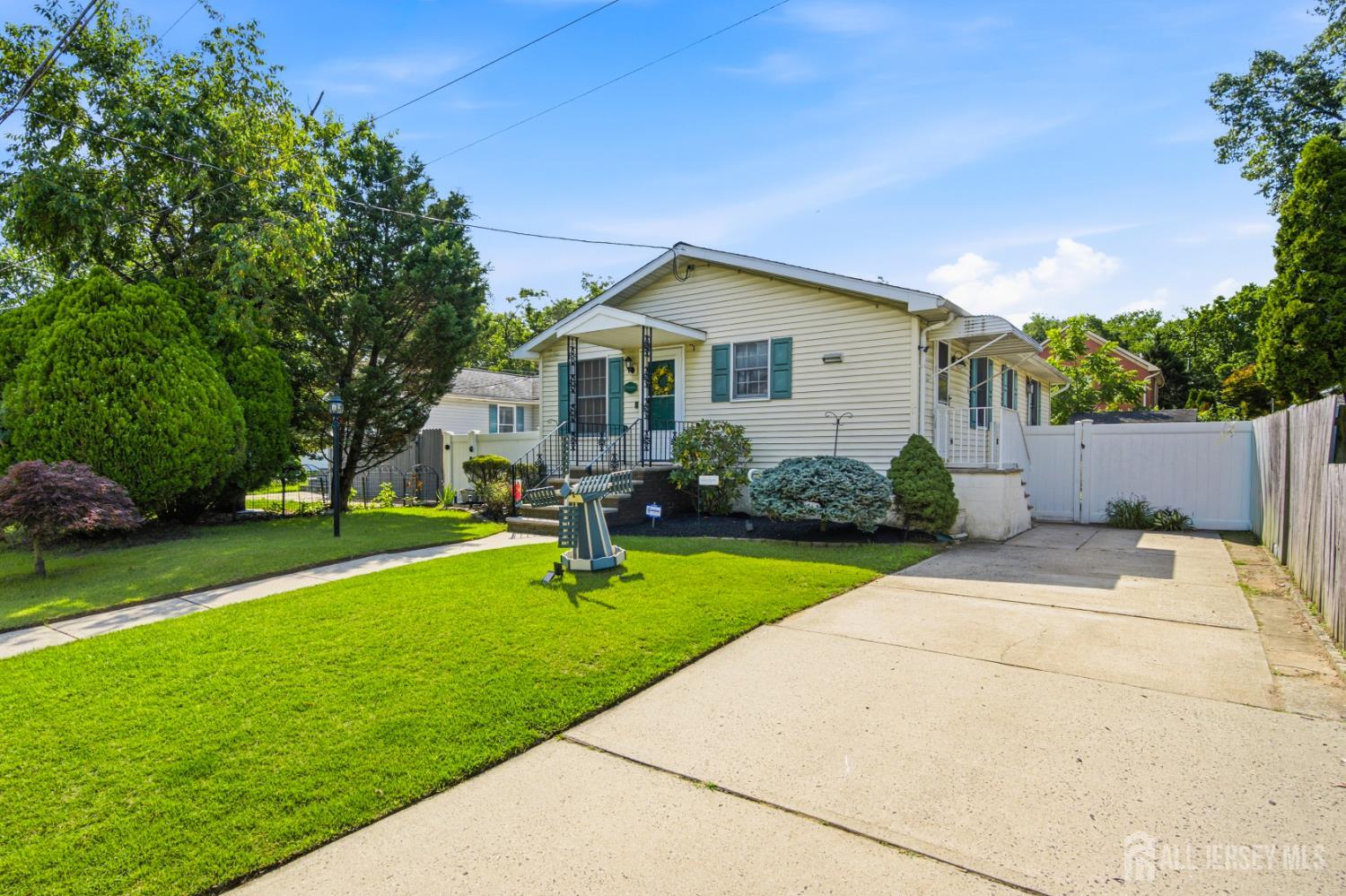 16 Avenue B Helmetta, NJ 08828 - Photo 1 of 28