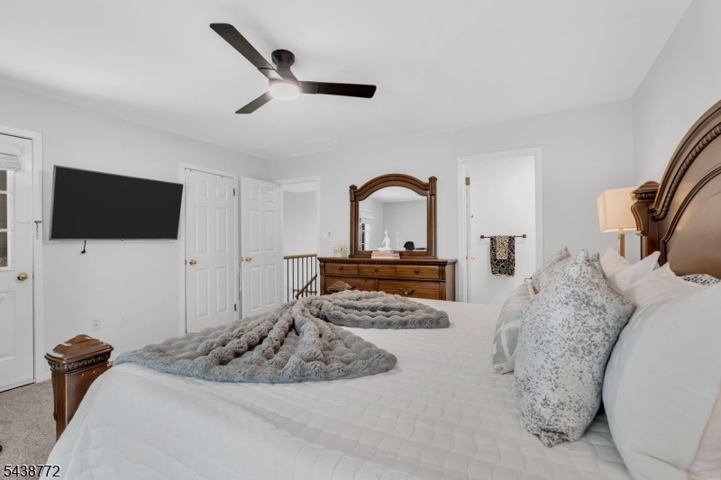 213 Longview Road Bridgewater, NJ 08807 - Photo 27 of 47