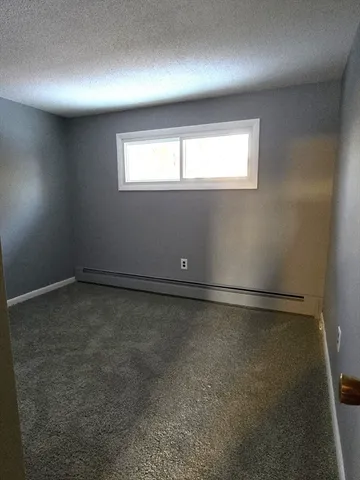 $1,750 | 19 Chapman Avenue, Unit 14, West Brookfield, MA 01585