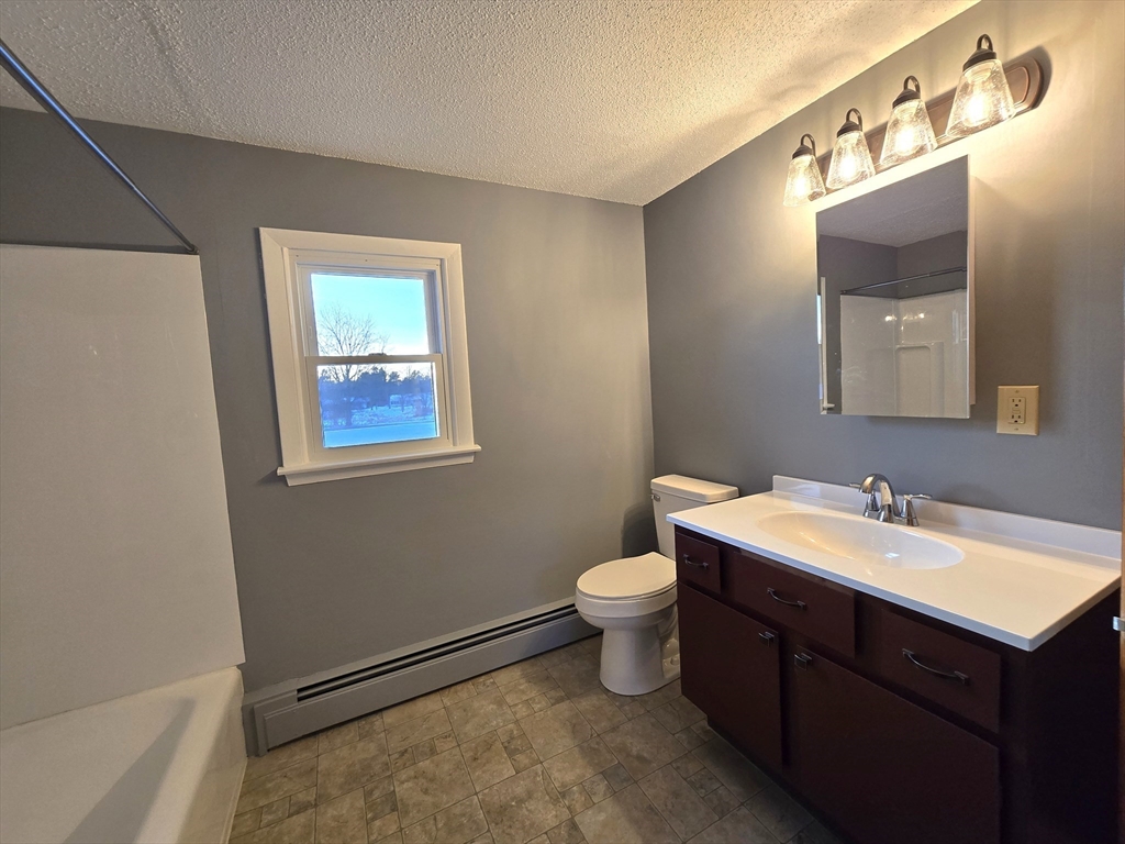 19 Chapman Avenue, Unit 14 West Brookfield, MA 01585 - Photo 7 of 10